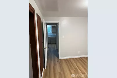 9201 36th Avenue S, Seattle, WA 98168 - Photo 6