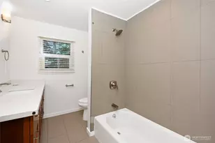 2606 4th Ave N, Seattle, WA 98109 - Photo 10