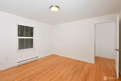 2606 4th Avenue N, Seattle, WA 98109 - Photo 8