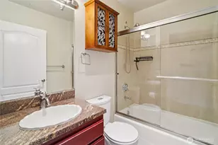 717 E Denny Way, Seattle, WA 98122 - Photo 14