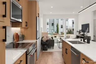 223 NE 75th St, Seattle, WA 98115 - Photo 8