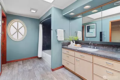 4701 NE Shore Place, Lake Forest Park, WA 98155 - Photo 22