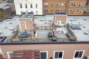 124 Bellevue Ave E, Seattle, WA 98102 - Photo 26