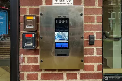 124 Bellevue Avenue E #206, Seattle, WA 98102 - Photo 24