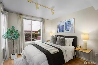 124 Bellevue Avenue E #206, Seattle, WA 98102 - Photo 10