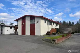 8803 23rd Ave NE, Seattle, WA 98115 - Photo 2