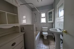 2726 S 14th St, Tacoma, WA 98405 - Photo 8