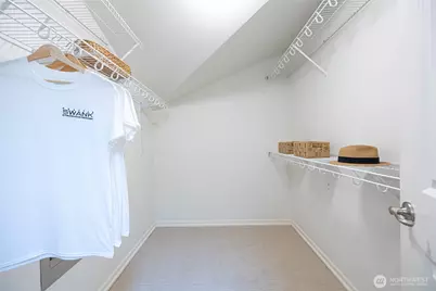 1820 Franklin Avenue E, Seattle, WA 98102 - Photo 16