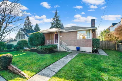 909 N 75th Street, Seattle, WA 98103 - Photo 1