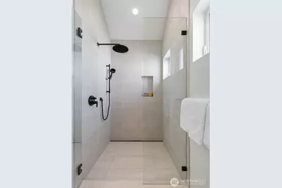 6505 19th Avenue NW, Seattle, WA 98117 - Photo 18