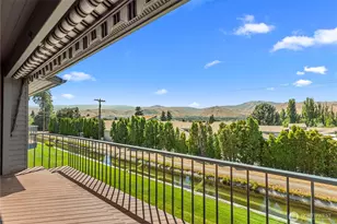 351 19th St, East Wenatchee, WA 98802 - Photo 16