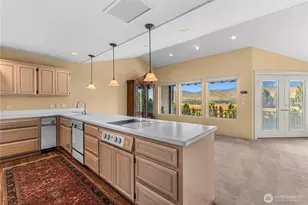 351 19th St, East Wenatchee, WA 98802 - Photo 10