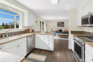 10535 NE 196th St, Bothell, WA 98011 - Photo 12