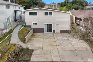 7226 33rd Ave S, Seattle, WA 98118 - Photo 4