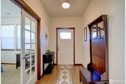 1990 Fraser Avenue, Mount Vernon, WA 98274 - Photo 4