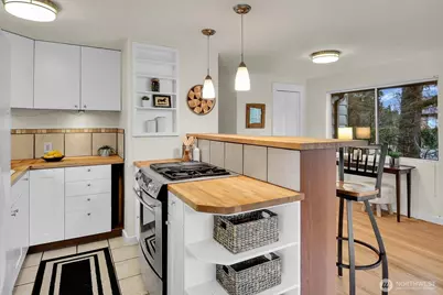 16059 Ashworth Avenue N, Shoreline, WA 98133 - Photo 6