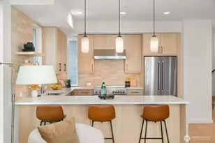 2851 NW 70th St, Seattle, WA 98117 - Photo 8