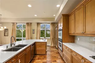 10398 NE 17th St, Bellevue, WA 98004 - Photo 16