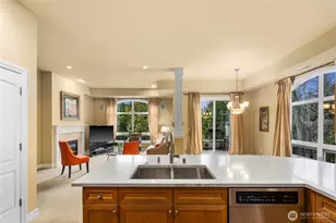 10398 NE 17th St, Bellevue, WA 98004 - Photo 18