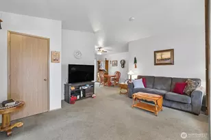 4015 168th Pl NE, Arlington, WA 98223 - Photo 2