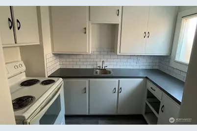 520 N 1st Street, Mount Vernon, WA 98273 - Photo 4