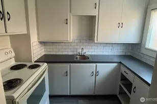 520 N 1st St, Mount Vernon, WA 98273 - Photo 8