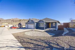 444 Hilltop Pl, Chelan, WA 98816 - Photo 34