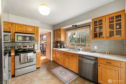 1730 Hillcrest Avenue, Enumclaw, WA 98022 - Photo 8