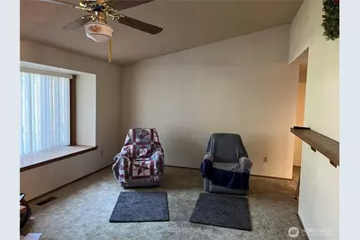 9216 70th Street SW, Lakewood, WA 98498 - Photo 4