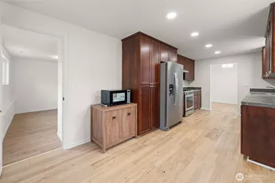 9812 S 212th St, Kent, WA 98031 - Photo 16