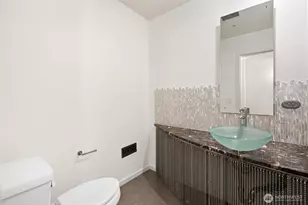 10590 NE 12th St, Bellevue, WA 98004 - Photo 10