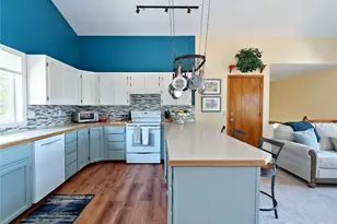 1273 SE Camano Dr, Camano Island, WA 98282 - Photo 4