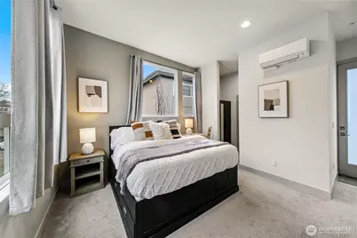 4329 Woodland Park Avenue N, Seattle, WA 98103 - Photo 18