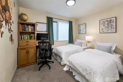 4329 Woodland Park Avenue N, Seattle, WA 98103 - Photo 14