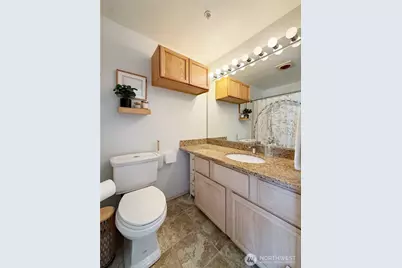 12050 15th Avenue NE #301, Seattle, WA 98125 - Photo 10