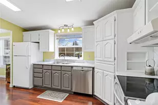 6680 NE Aquarius Ln, Bremerton, WA 98311 - Photo 4