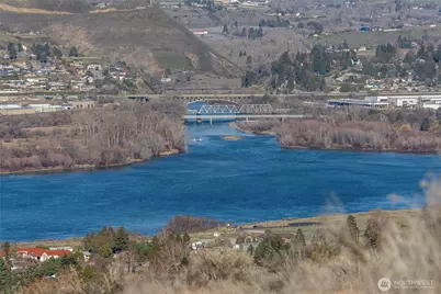 621 Upper Daniels Drive, East Wenatchee, WA 98802 - Photo 2