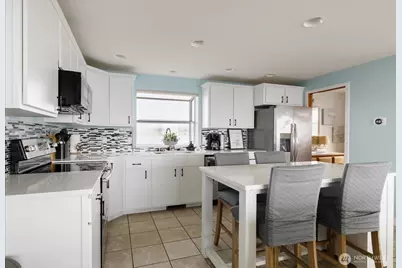 2507 W Beach Road, Oak Harbor, WA 98277 - Photo 8