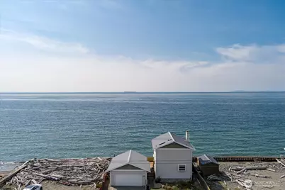 2507 W Beach Road, Oak Harbor, WA 98277 - Photo 2