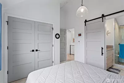 3013 61st Avenue SW, Seattle, WA 98116 - Photo 10