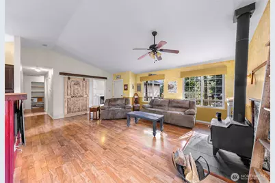 793 Summerset Way, Sedro Woolley, WA 98284 - Photo 2