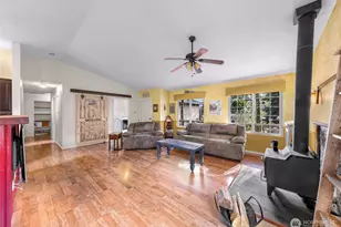 793 Summerset Way, Sedro Woolley, WA 98284 - Photo 2