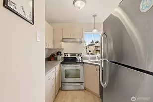 5300 Harbour Pointe Blvd, Mukilteo, WA 98275 - Photo 12