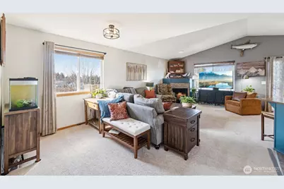 8109 2nd Place NE, Lake Stevens, WA 98258 - Photo 4