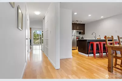 152 SW 200th Street, Normandy Park, WA 98166 - Photo 2