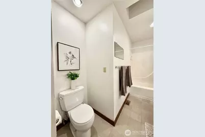 9901 NE 32nd Street, Bellevue, WA 98004 - Photo 16