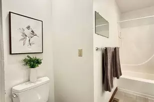 9901 NE 32nd St, Bellevue, WA 98004 - Photo 16