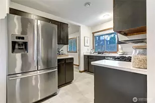 9901 NE 32nd St, Bellevue, WA 98004 - Photo 8