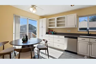 124 W Lippert Drive, Port Orchard, WA 98366 - Photo 14