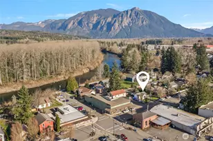 8164 Falls Ave SE, Snoqualmie, WA 98065 - Photo 2